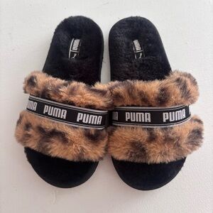 Puma Black and Tan Furry Slides Kids 11